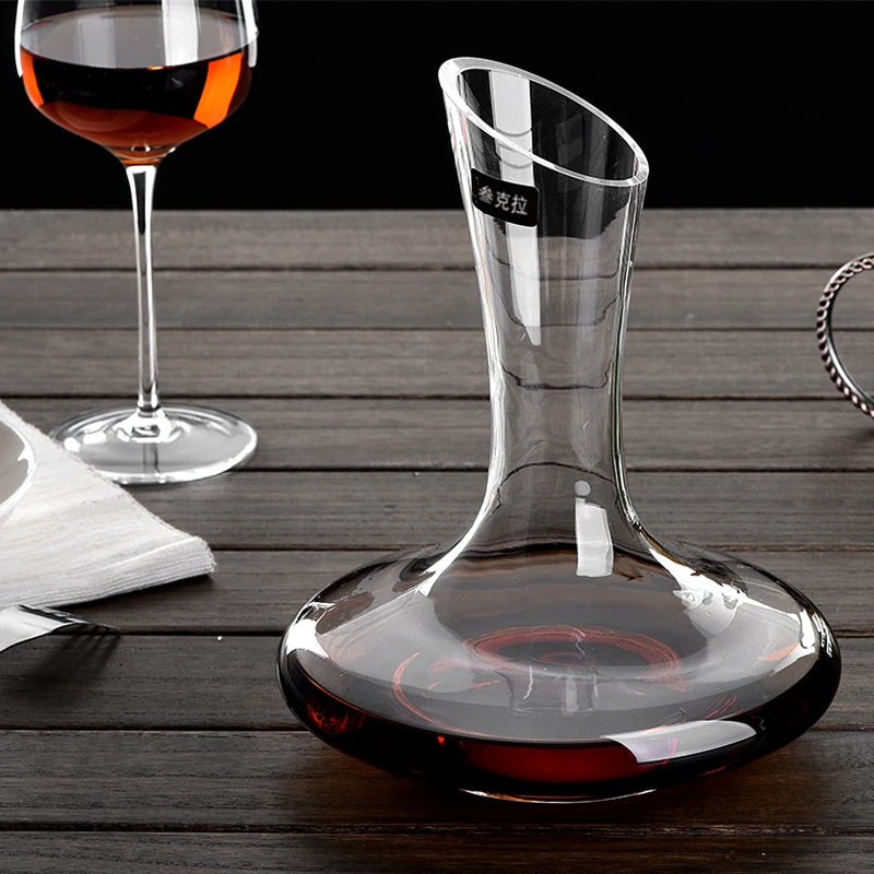 Custom Wine Decanter Crystal Wine Handmade Base Glass Pitcher Ultra Elegant Design Easy Pour Slanted Spout for Wine 1100ml 37Oz